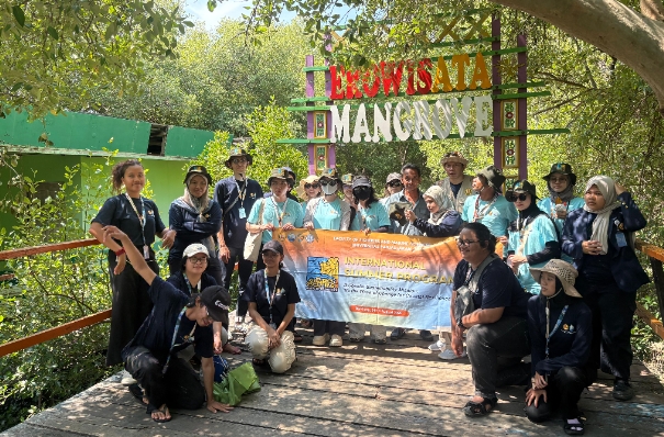 FPIK Unpad Goes to Karangsong, Tanam Mangrove dan Upaya Pelestarian Kawasan Pesisir 