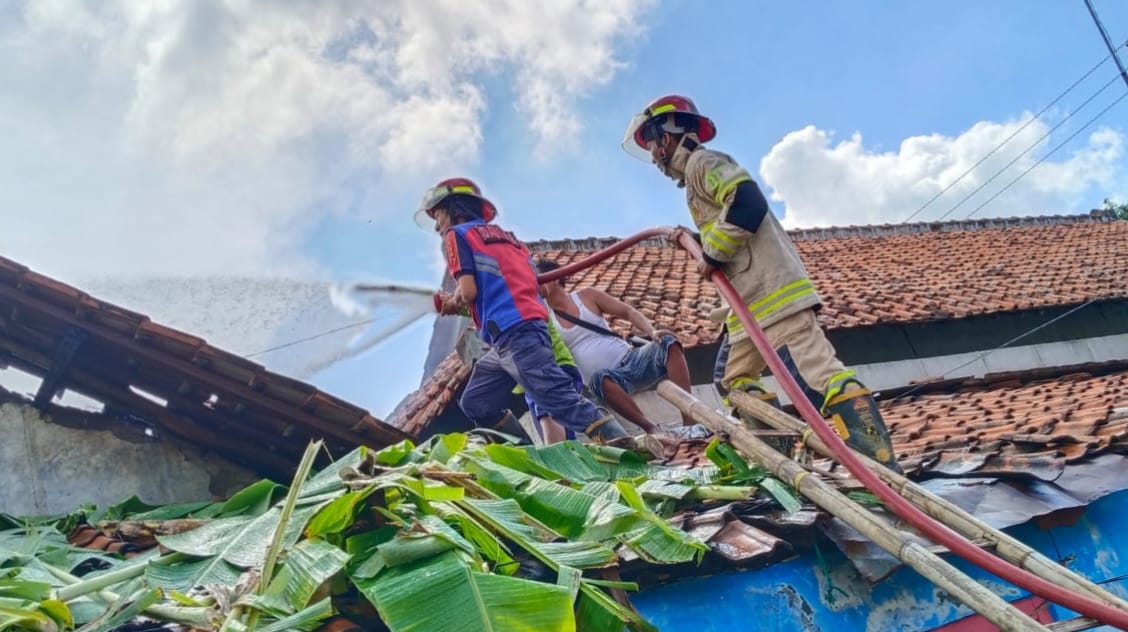 Konsleting Listrik Rumah Warga Arahan Terbakar Kerugian Capai Ratusan Juta