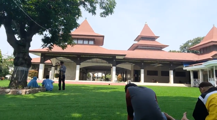 Masjid Agung Indramayu, Tempat Ibadah dan Rekreasi Keluarga