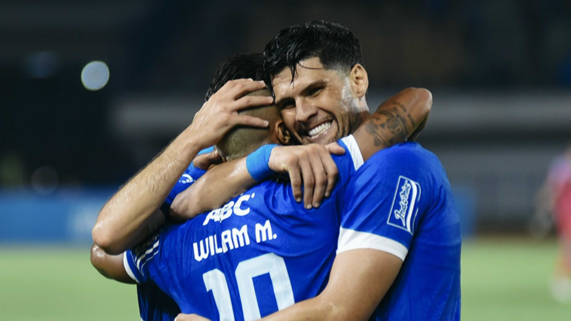 Persib Bandung Bertindak Tegas, William Marcilio Dituntut Ubah Cara Main atau Pergi!