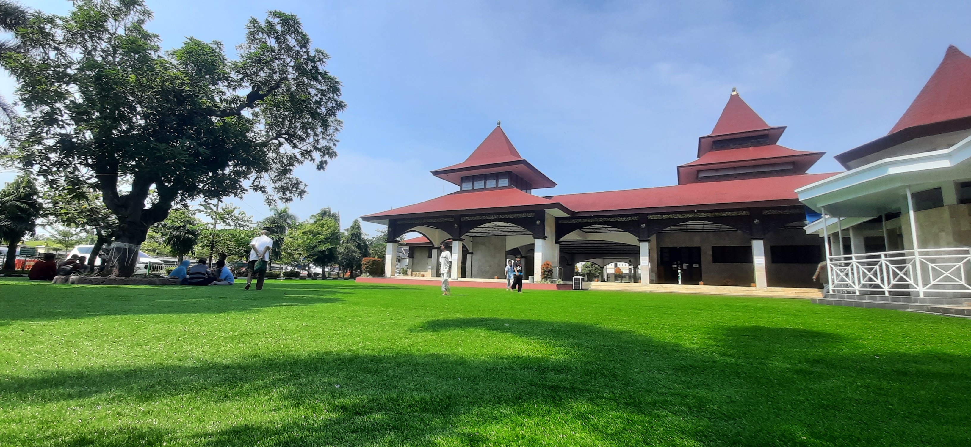 Masjid Agung Bikin Jamaah Betah, Jadi Ikon Baru Indramayu