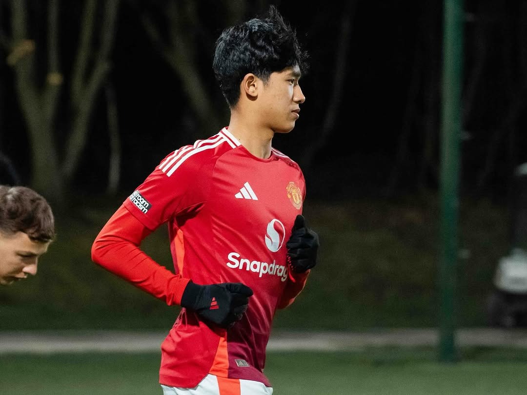 Vietnam Incar Jariyah Shah! Pemain Keturunan yang Baru Promosi ke Manchester United U-18