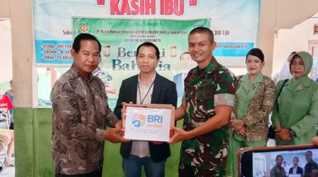 BRI Kanca Indramayu Salurkan Sembako untuk Yatim dan Jompo