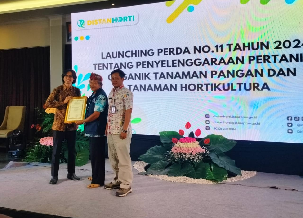 Pelopor Pertanian Organik di Indramayu Poktan Sri Makmur III diganjar Penghargaan dari Gubernur Jabar