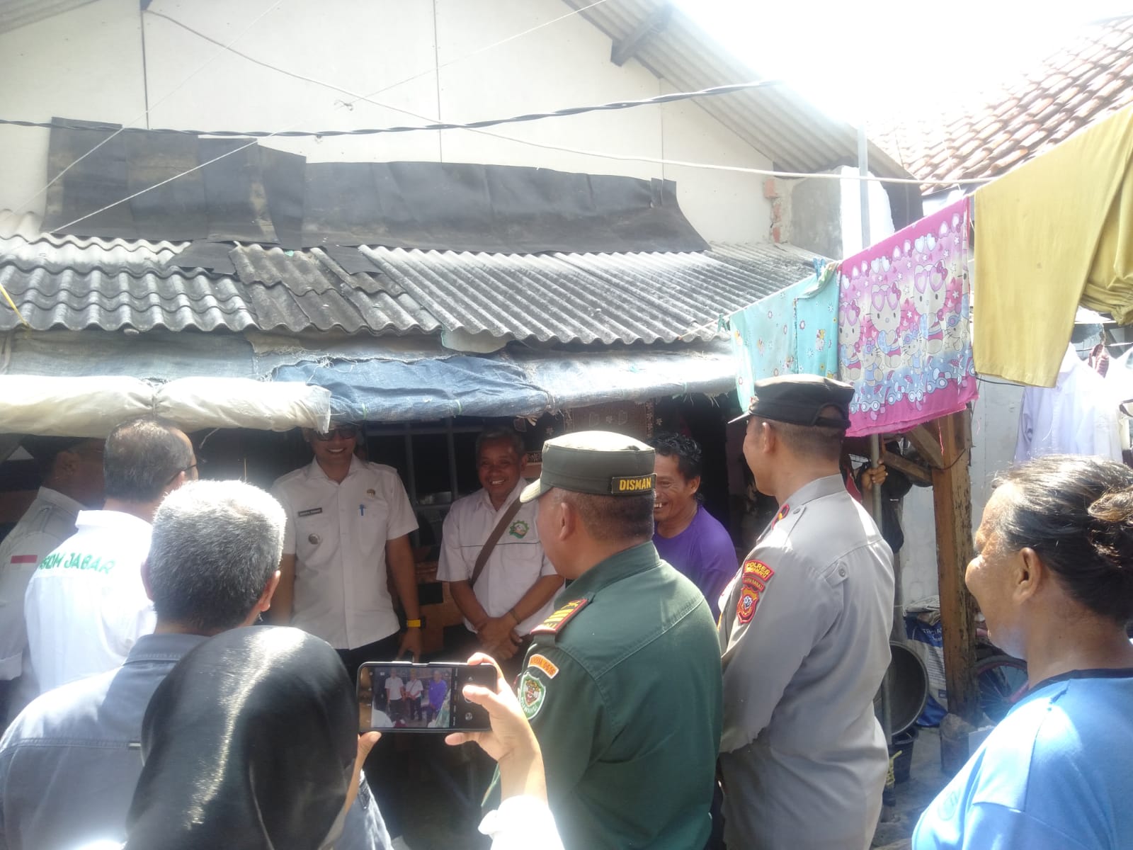 Puluhan Warga Karanglayung dapat Bantuan kWh Gratis dari Pemprov Jabar