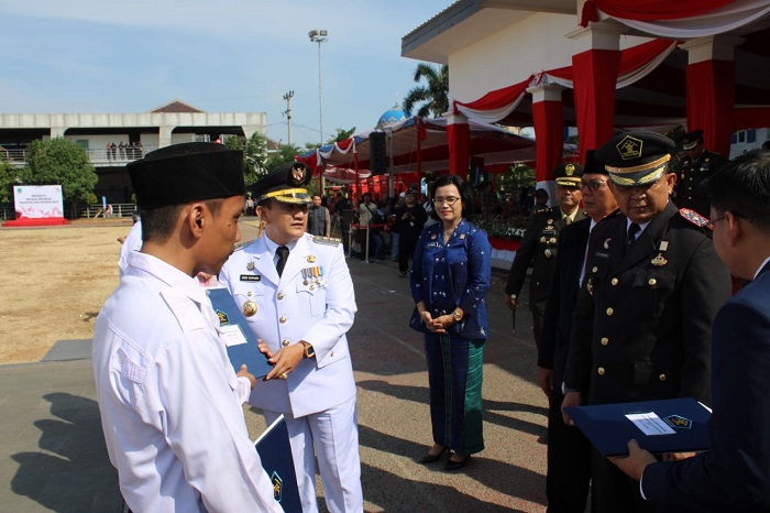 HUT ke-79 RI, Pj Bupati Majalengka Serahkan SK Remisi pada 250 Narapidana