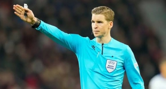 Gak Disangka! Francois Letexier Raih Penghargaan Wasit Terbaik, Padahal Dulu Pernah Curangi Timnas Indonesia