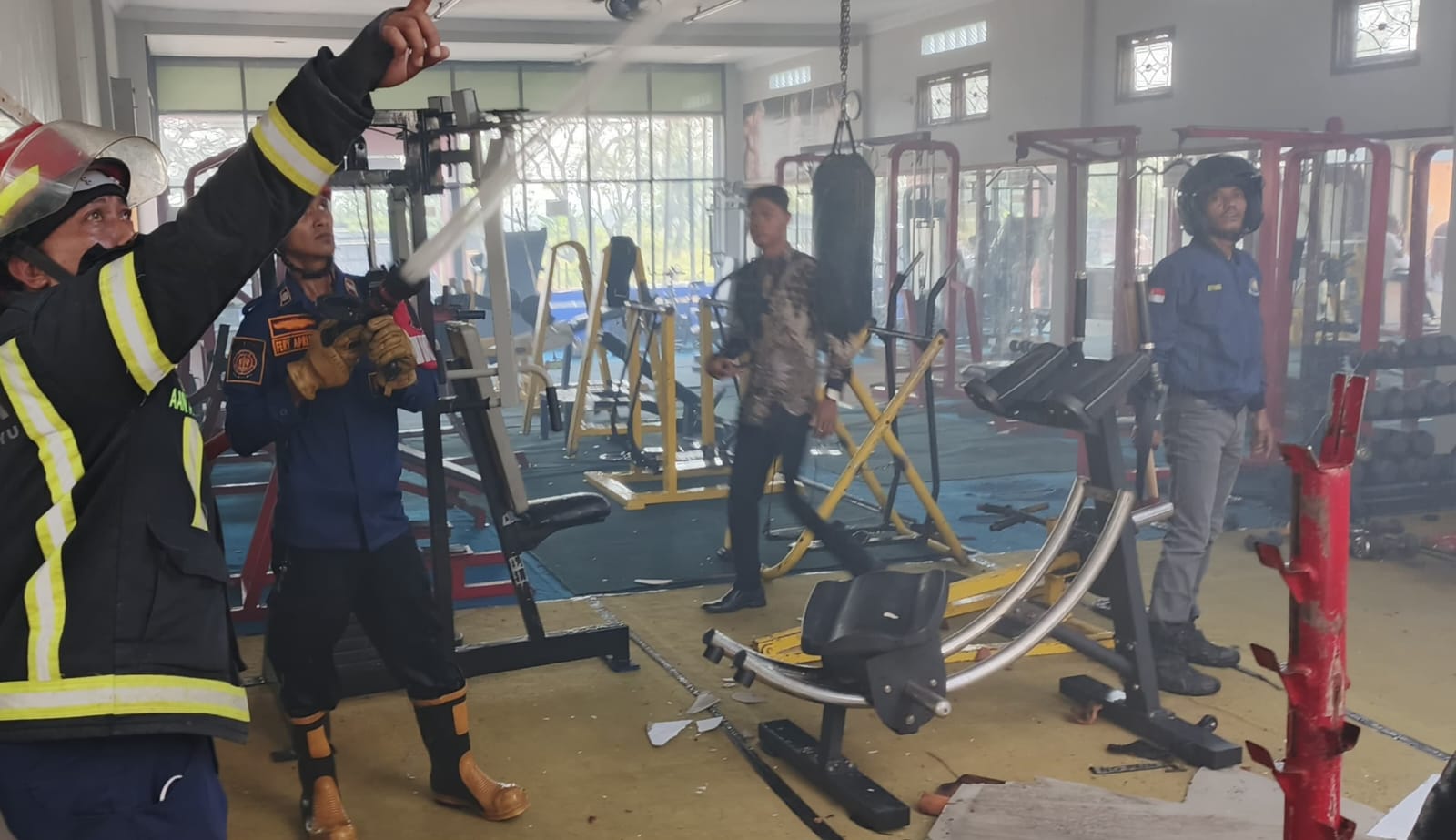 Tempat Gym Terbakar, 3 Alat Gym dan 6 Motor Hangus Terbakar