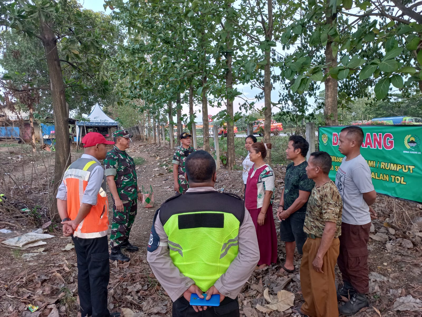 Beri Instruksi, Dandim Terjunkan Prajurit