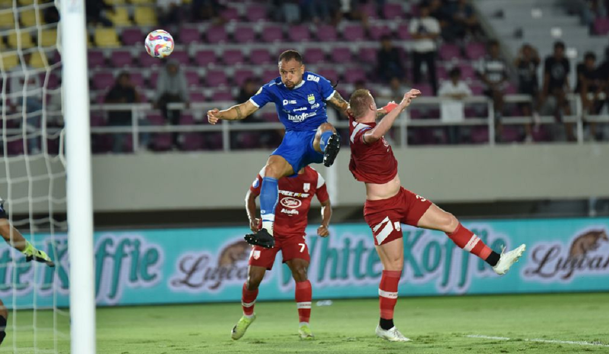 Persib Bandung Raih Juara Paruh Musim Liga 1 2024/2025 Usai Kalahkan Persis Solo