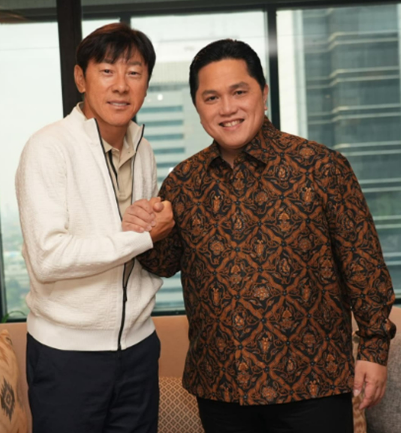 Shin Tae-yong Kena Peringatan! Eric Thohir Singgung Pemecatan Pelatih