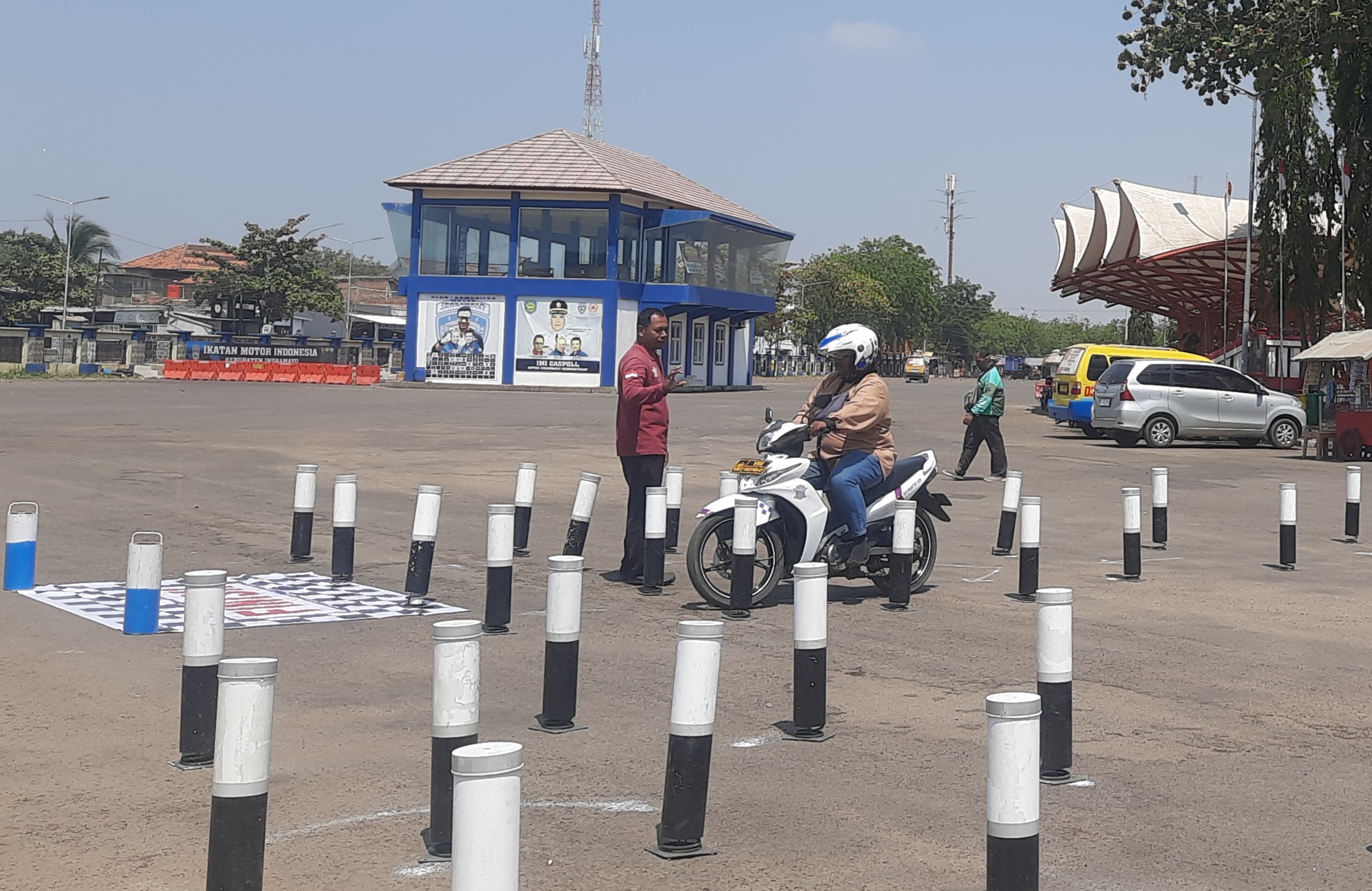 Driver Ojol dan Opang Uji Ketangkasan Lalu Lintas