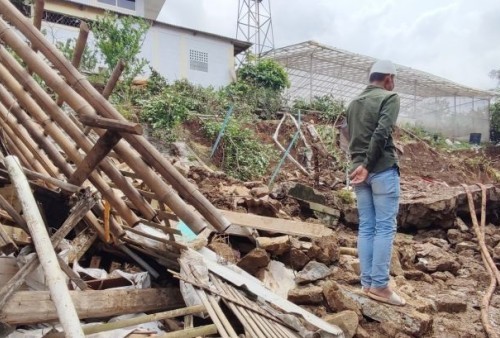 Saat Bangun Rumah,  Enam Tukang di Sukabumi Diterjang Tanah Longsor Setinggi Enam Meter