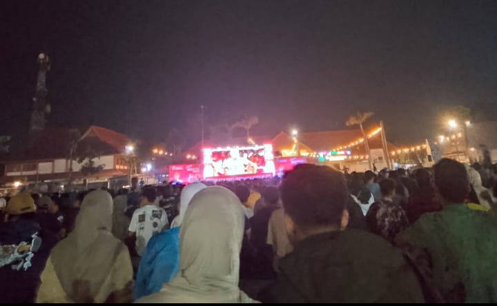 Ribuan Warga Indramayu Padati Alun-Alun Puspawangi dalam Nobar Indonesia vs Australia