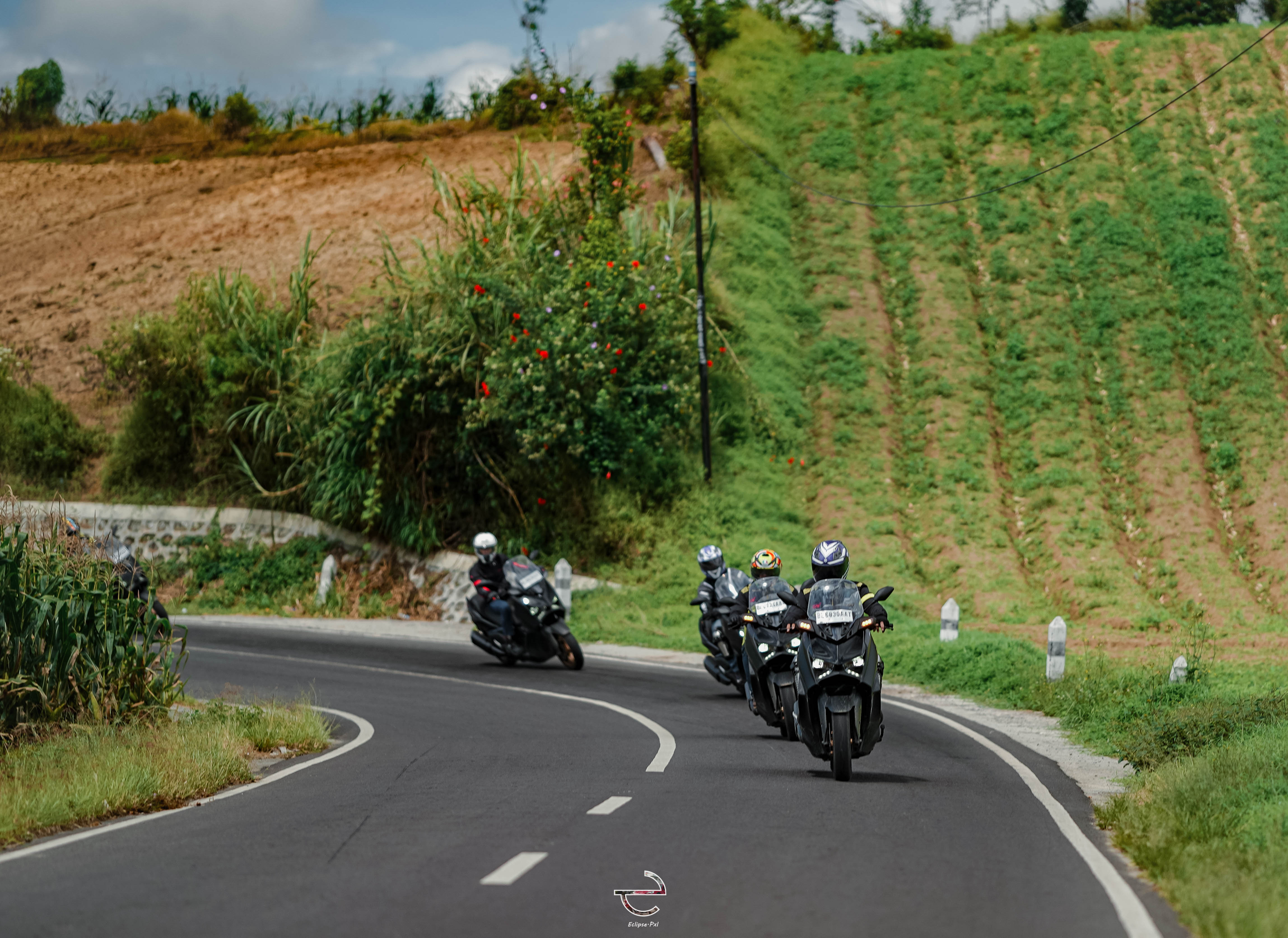 Berbagai Fitur Pada XMAX Connected yang Dukung Kebutuhan Touring Jarak Jauh