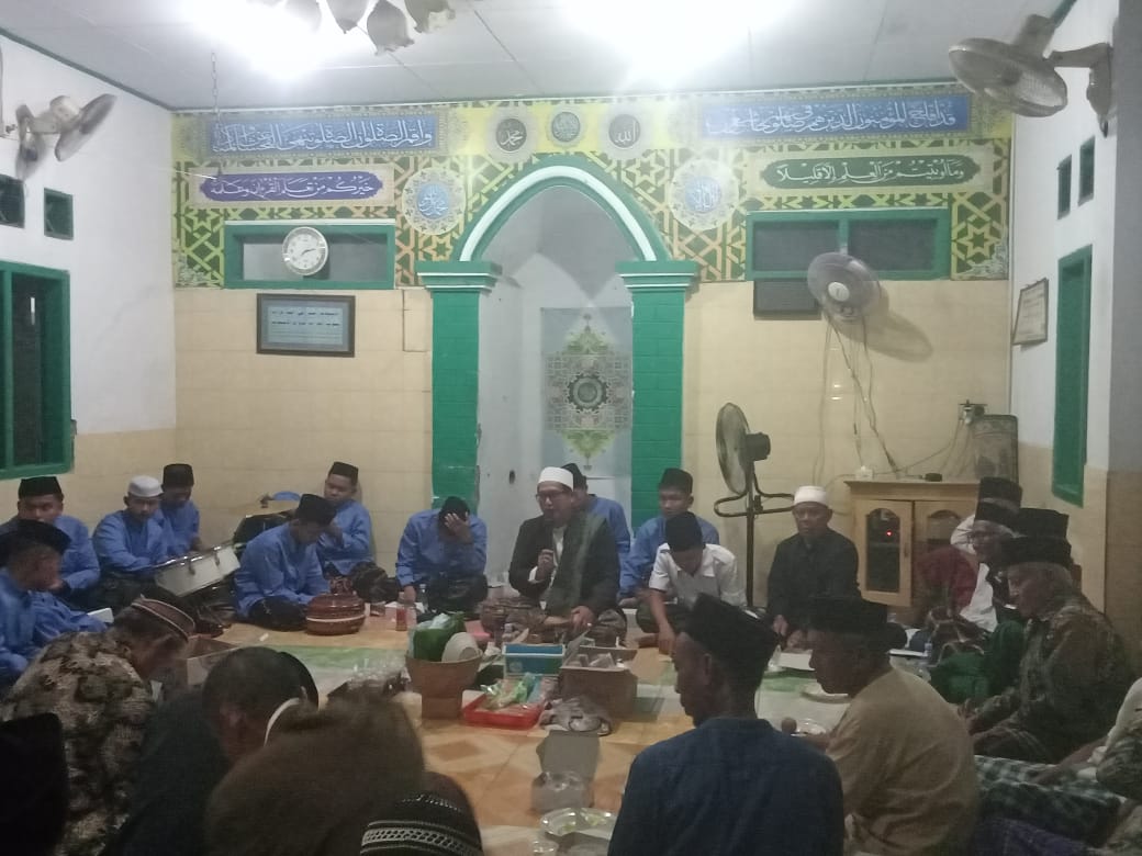 Momentum Persatuan Umat dan Keteladanan Nabi Muhammad SAW di Musala Al-Mu'minin Leuwigede 