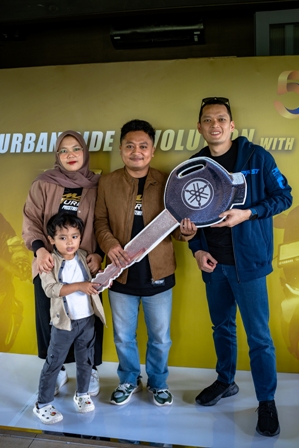 Jadi Kado Spesial Akhir Tahun, Yamaha Serahkan NMAX 'TURBO' Kepada Pemenang Yamaha Day Competition di Bandung