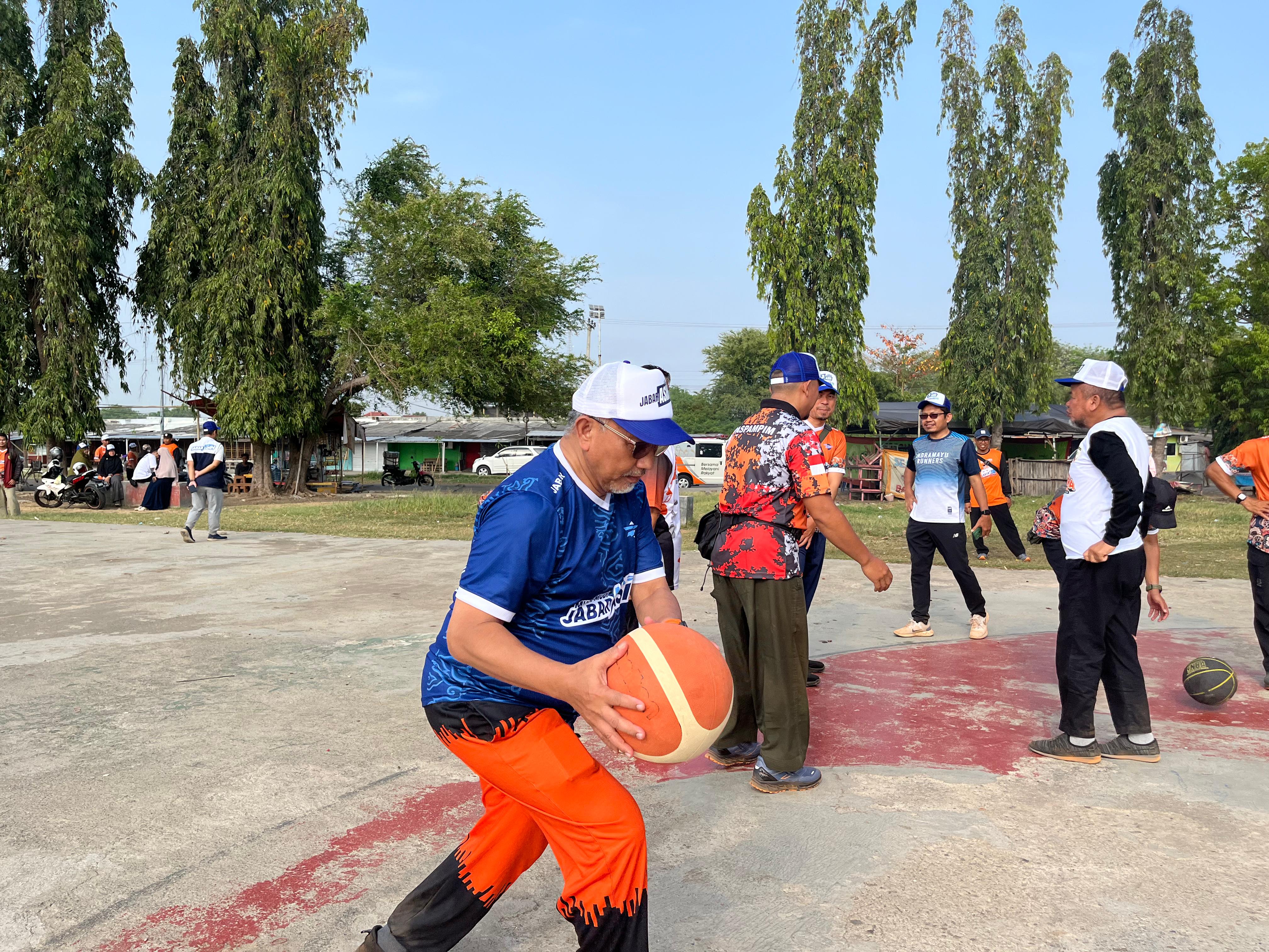 Olahraga di Sport Center Indramayu, Ahmad Syaikhu Komitmen Tingkatkan Kualitas Infrastruktur