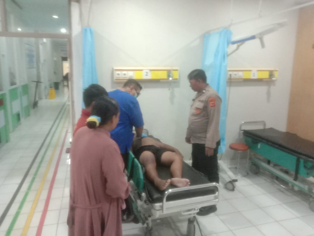 Bocah 11 Tahun Nyaris Tewas Terseret Arus di Sungai Desa Cidempet