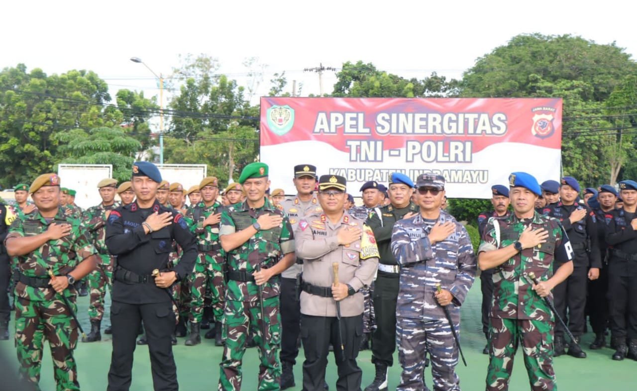 Sinergitas TNI–POLRI Gelar Apel Bersama di Mako Polres Indramayu