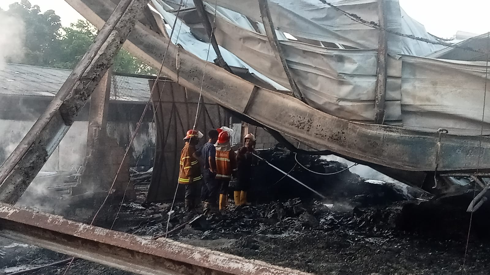 Kebakaran Terjadi di Pabrik Rotan Desa Karangasem, Bahan Baku Rotan Siap Ekspor Ludes Terbakar