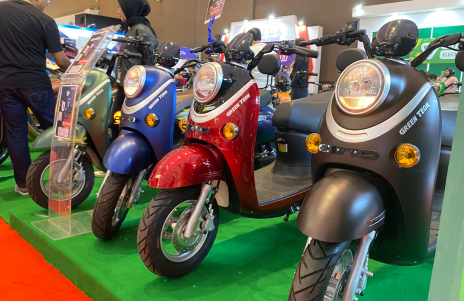 Akhir Tahun Paling Worth It! Motor Listrik di Bawah 20 Juta Makin Menggoda