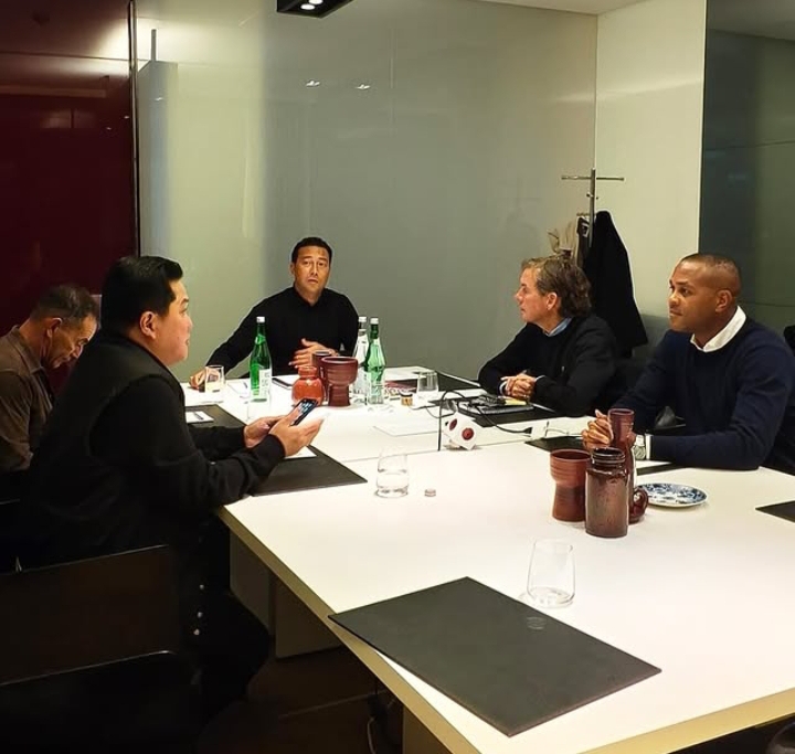 Jelang Laga Lawan Australia, Erick Thohir Gelar Pertemuan dengan Patrick Kluivert dan Staf Pelatih, Ini Isinya
