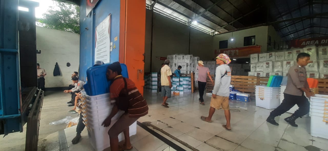 KPU Kabupaten Indramayu Mulai Distribusikan Logistik 