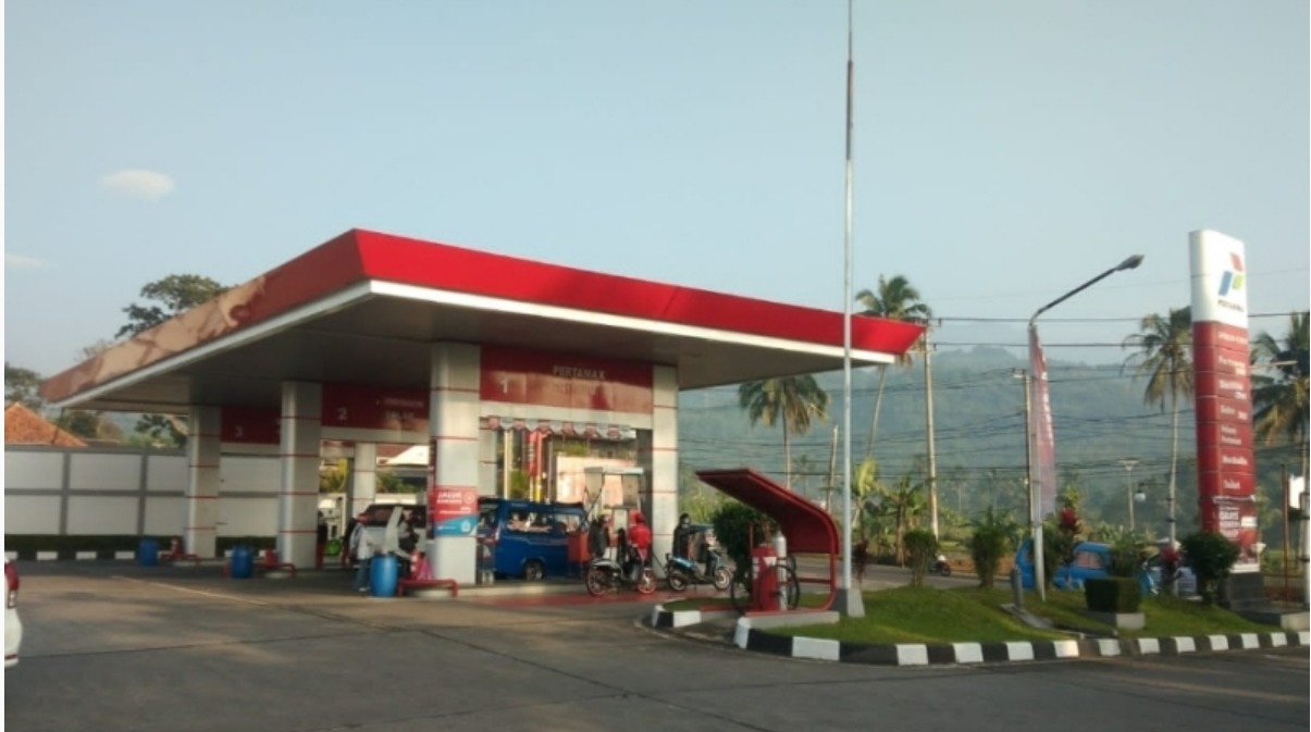 Korsleting Listrik Sebabkan Mobil Terbakar di SPBU Pertamina