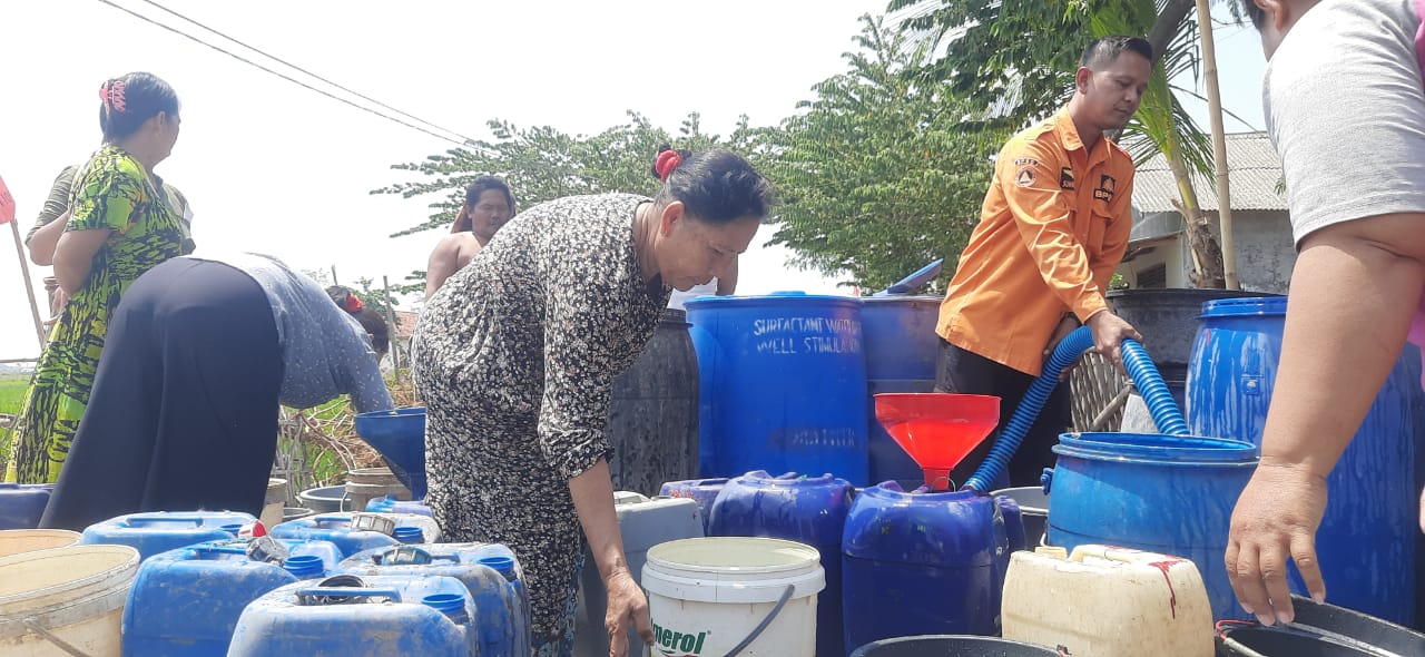 Satu Bulan Kesulitan Air Bersih Warga Krangkeng Dapat Bantuan Air Bersih