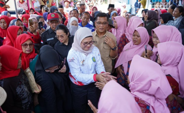 Hadiri Adat Unjungan Desa Jatisawit, Bupati Nina Dukung Pelestarian Budaya Daerah 