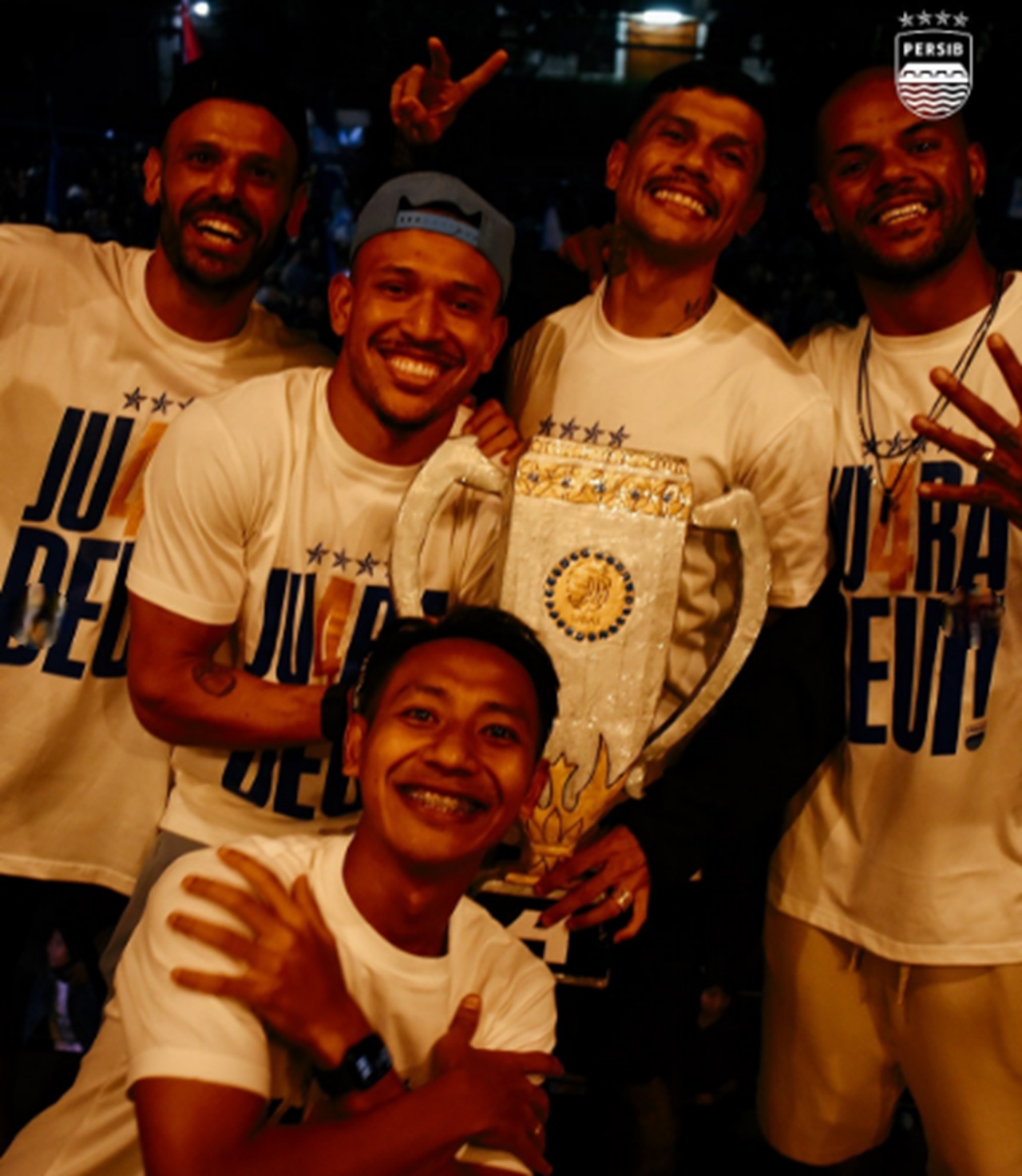 Persib Bandung Berhasil Samai Rekor Persipura! Ini Daftar 7 Tim Dengan Sejarah Trofi Di Liga 1 Indonesia.