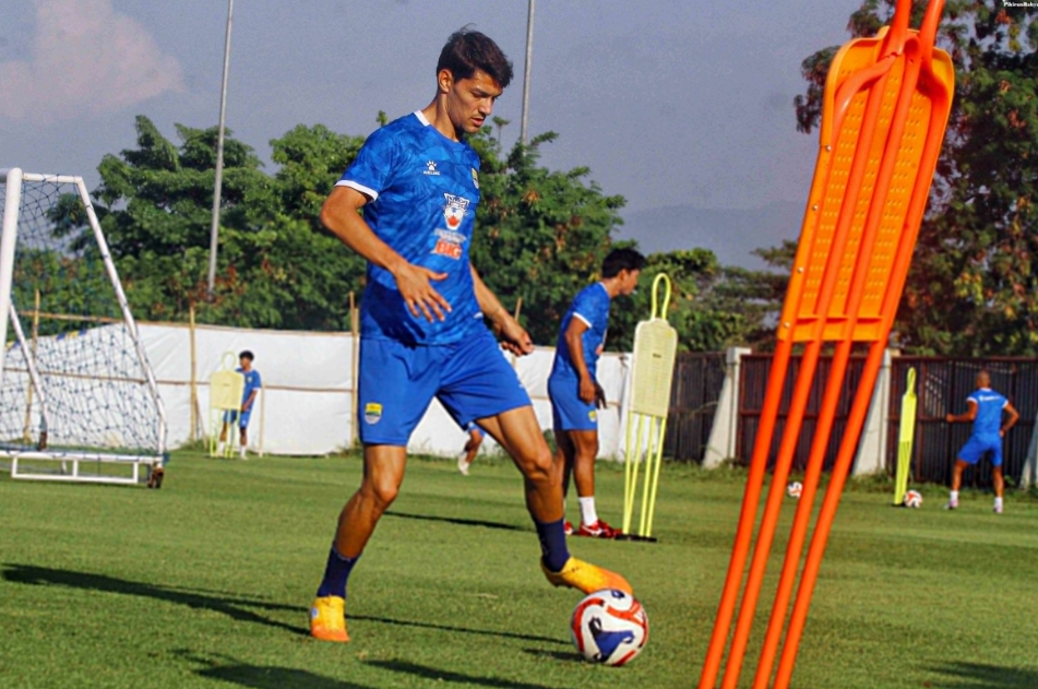 Petualangan Baru yang Tak Terlupakan Federico Barba! Tolak Avellino Demi Persib!