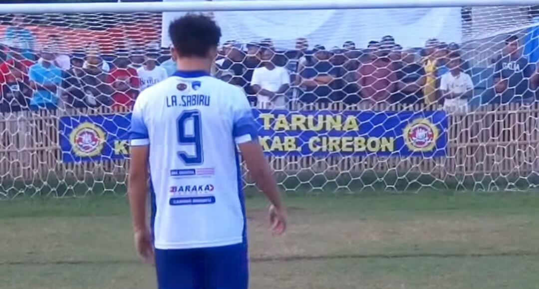 Tak Dipanggil Patrick Kluivert ke Timnas, Ngga Disangka Hokky Caraka Main Tarkam di Cirebon