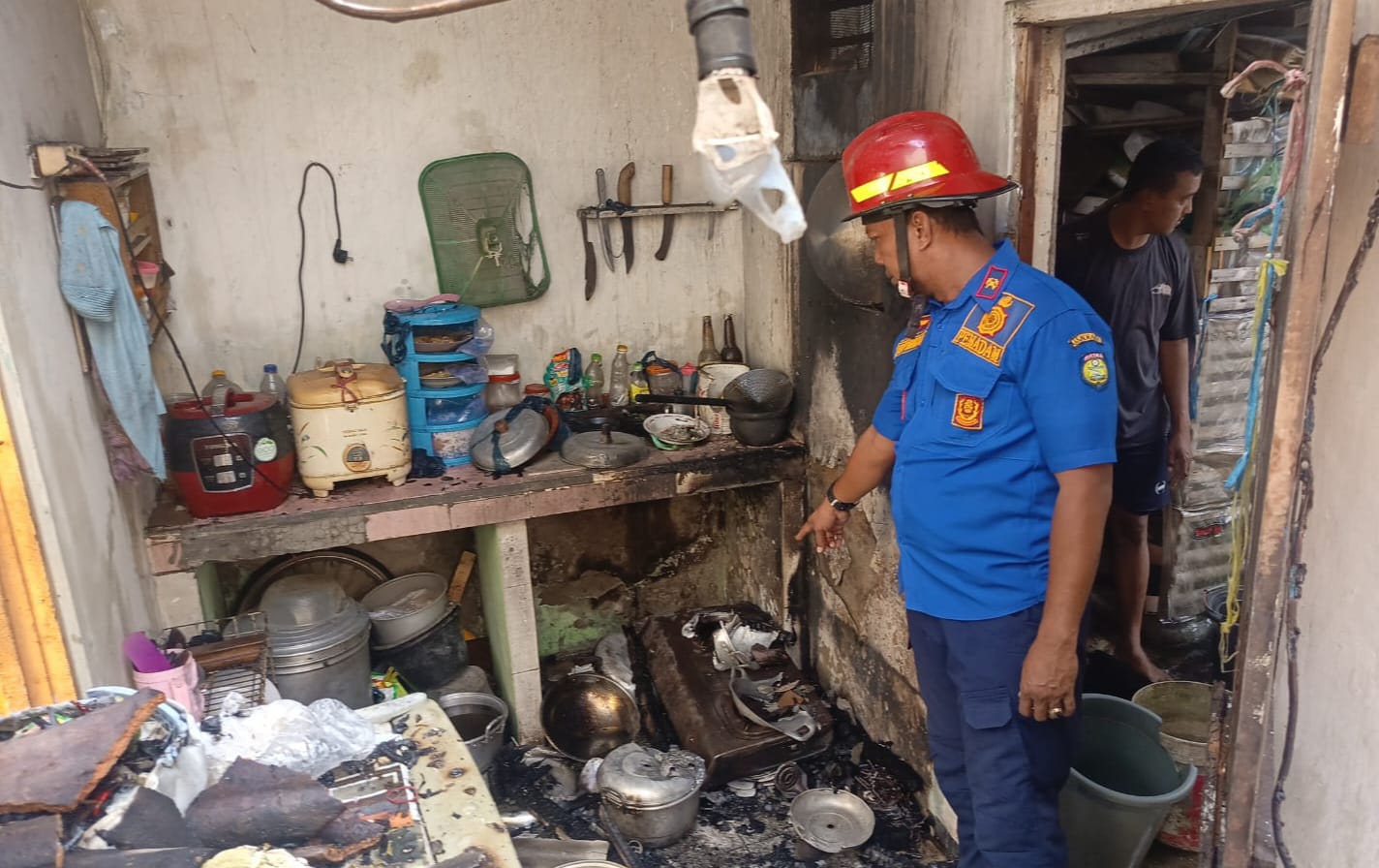 Gara-gara Masak Air, Rumah Di Karangampel Kebakaran