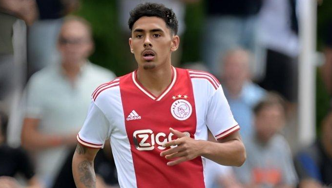 Pelatih Puas, Fans Girang! Tristan Gooijer Unjuk Gigi di Eredivisie 2025