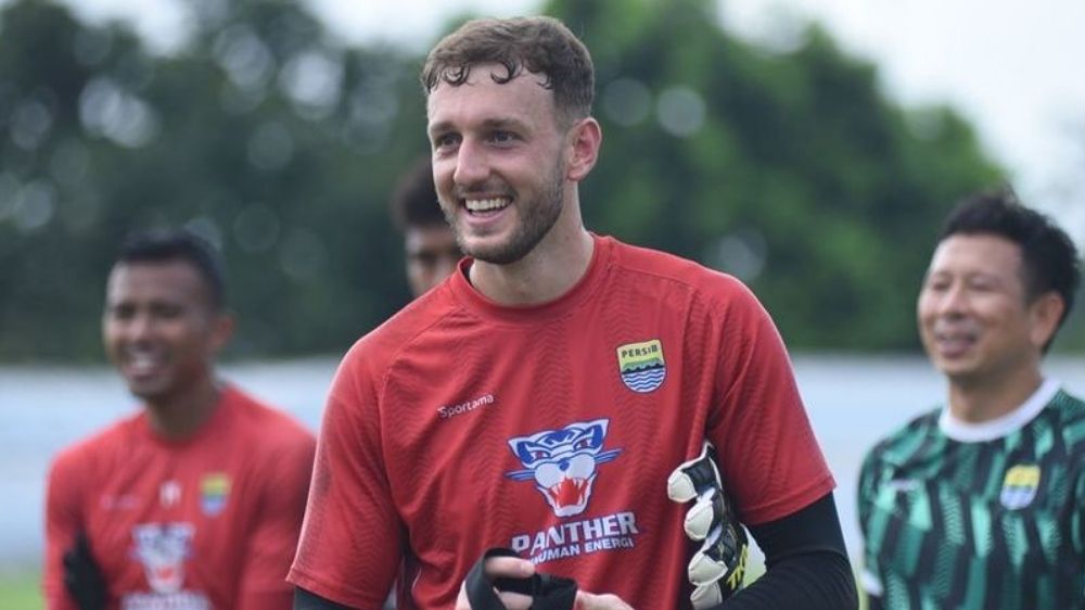 Debut Adam Przybek Tertunda, Persib Bandung Optimis Teja Paku Alam Bisa Jaga Gawang Lawan PSIM