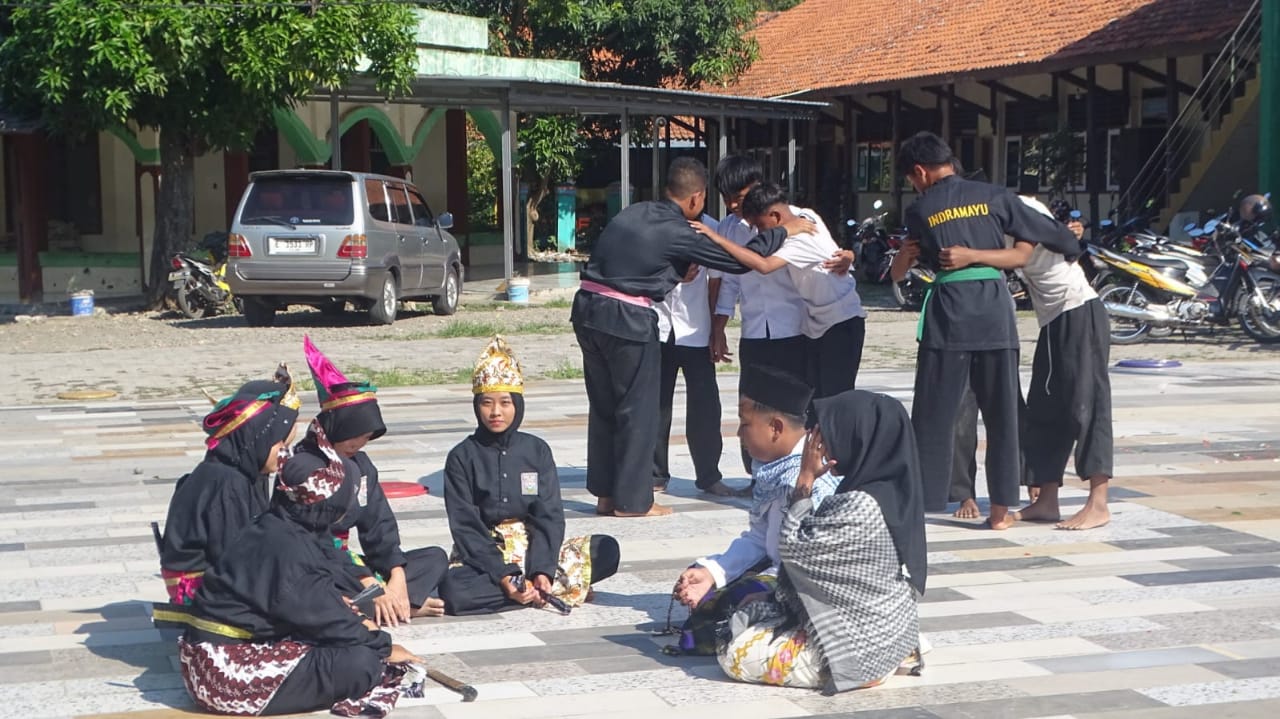 MPLS, Siswa SMP Nurul Halim Pentas Teater Perjuangan KH Hasyim Asyari 