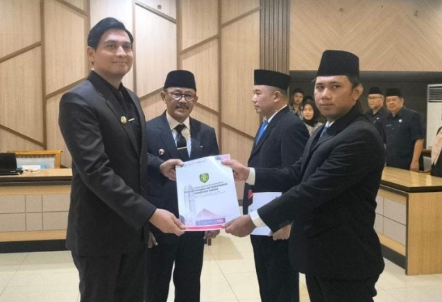 Bupati Lucky Hakim Lantik 39 Pejabat, Dorong Penguatan Birokrasi yang Responsif dan Berdaya Saing