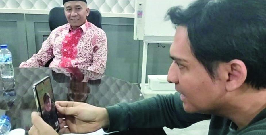 Dari Tanah Suci Al-Aqsha, Ketua PUI Indramayu Sapa Bupati Lucky Hakim via Video Call