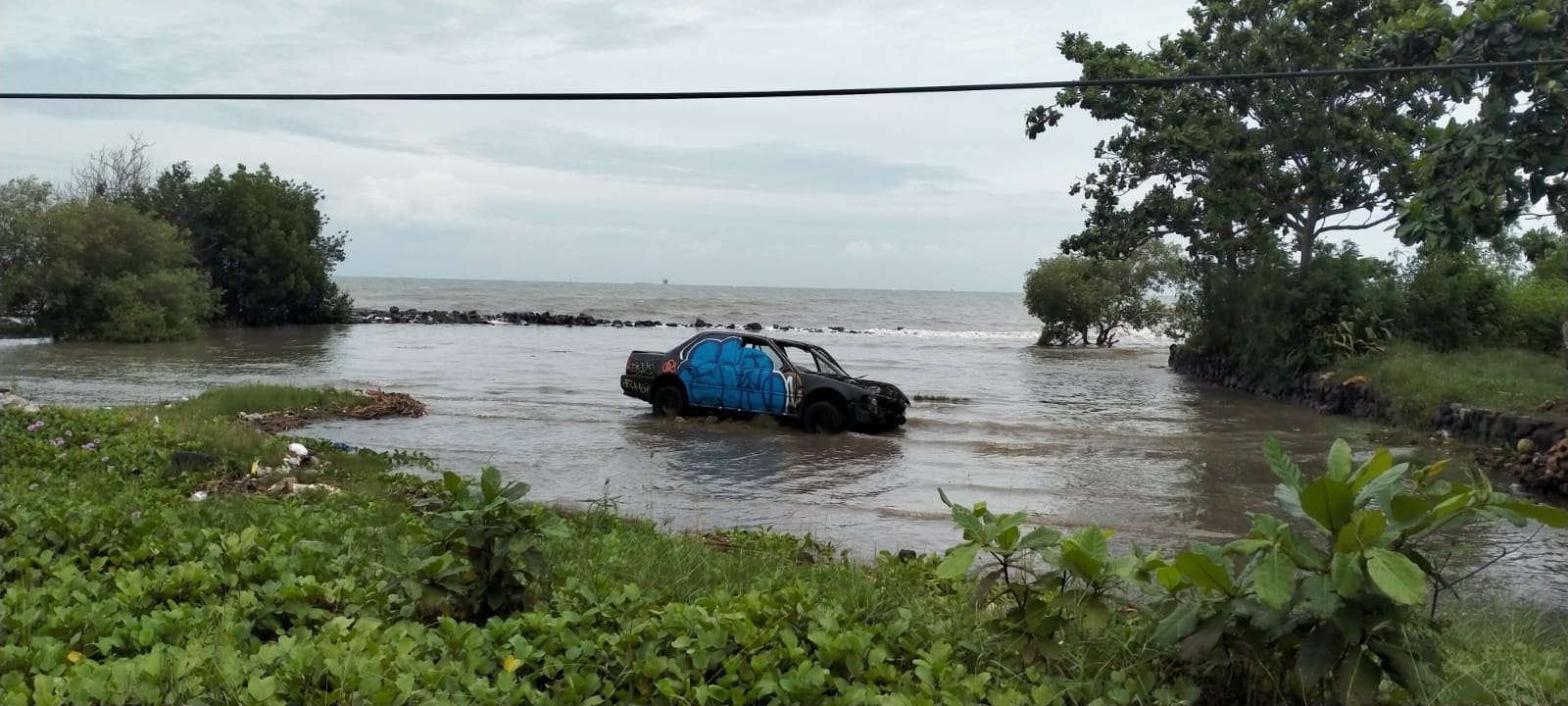 Terpantau Pagi Ini,  Kondisi Air Laut Pesisir Pantura Eretan Naik