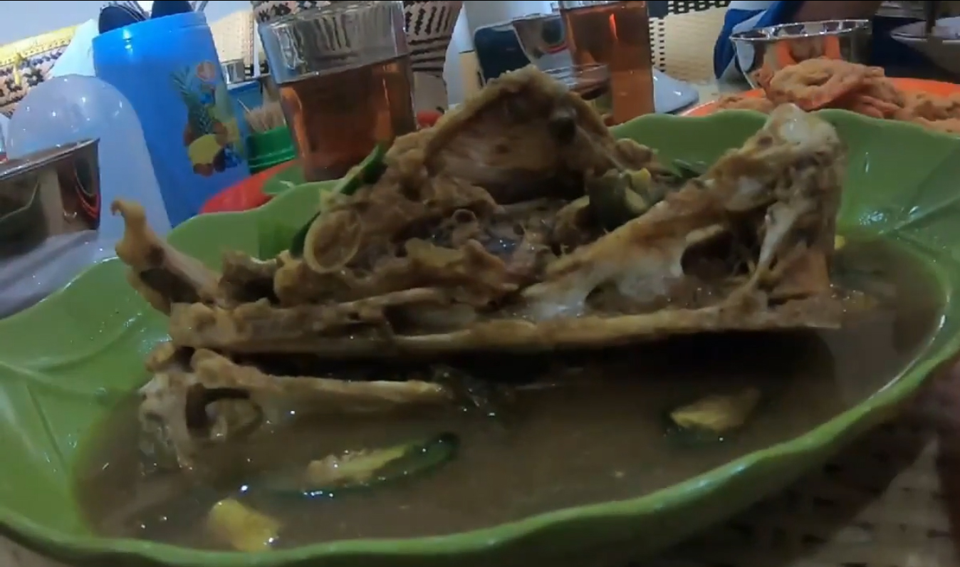 Nikmati Sensasi Pindang Gombyang Kepala Ikan Manyung di Rumah Makan Panorama Indramayu