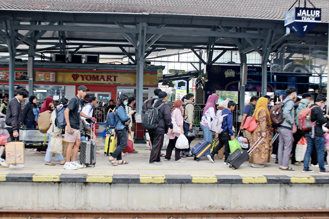 Libur Panjang dan Cuti Bersama, Penumpang KA Membeludak