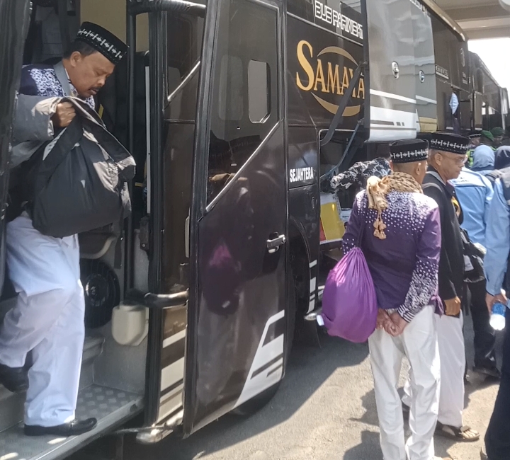 Kloter Pertama Jemaah Haji Tiba di Asrama Haji Indramayu, Dijadwalkan Terbang ke Madinah 2 Mei