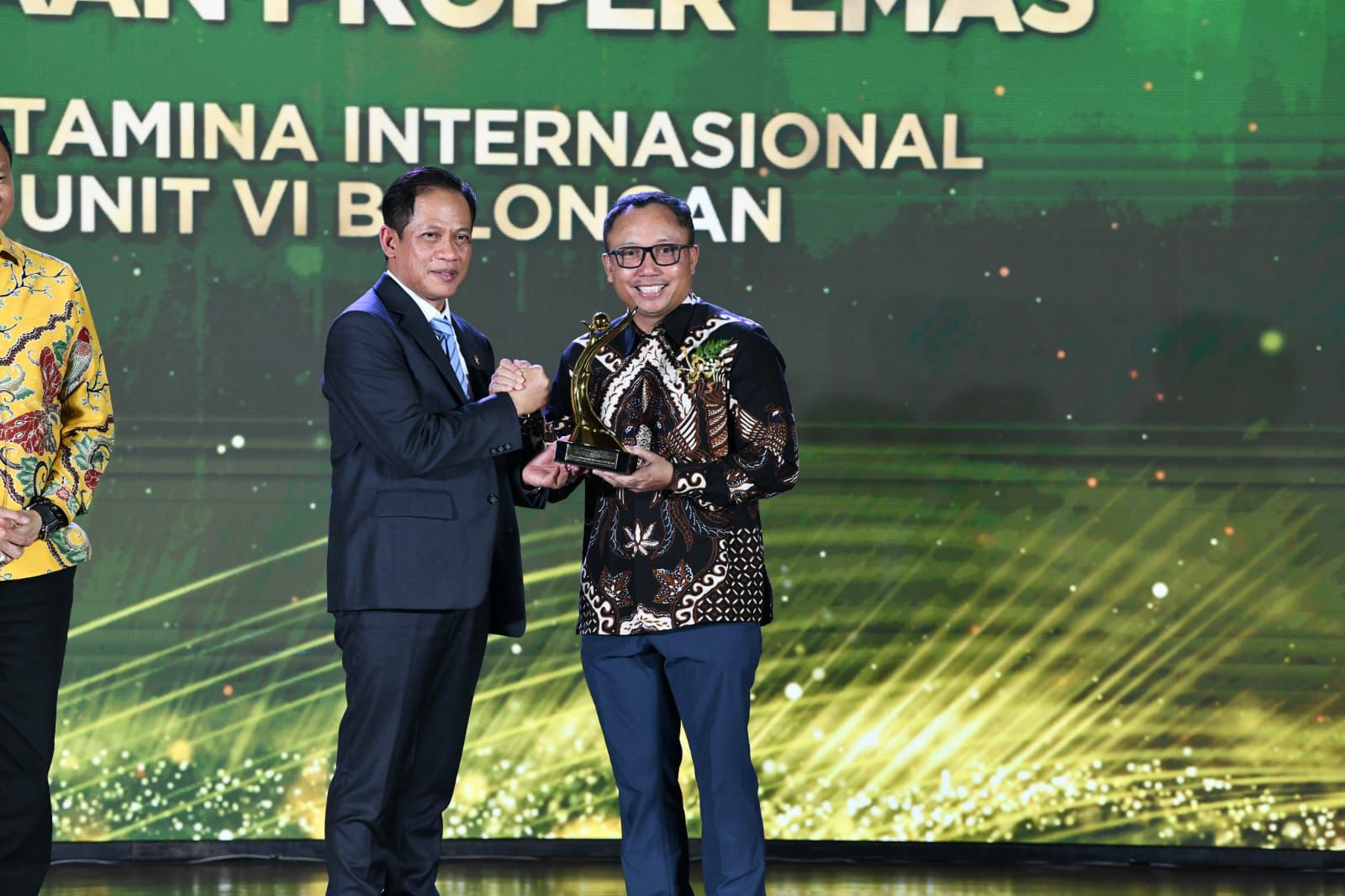 Program BERBISIK Pertamina Patra Niaga Kilang Balongan Sukses Raih Proper Emas Ke 8