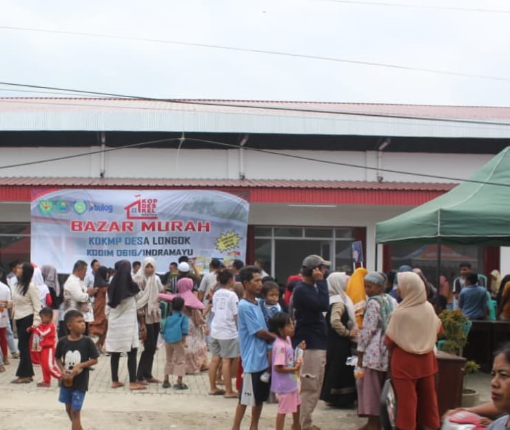 Warga Longok Serbu Bazar Murah dan UMKM Jelang Berbuka, Dukung Ekonomi Desa