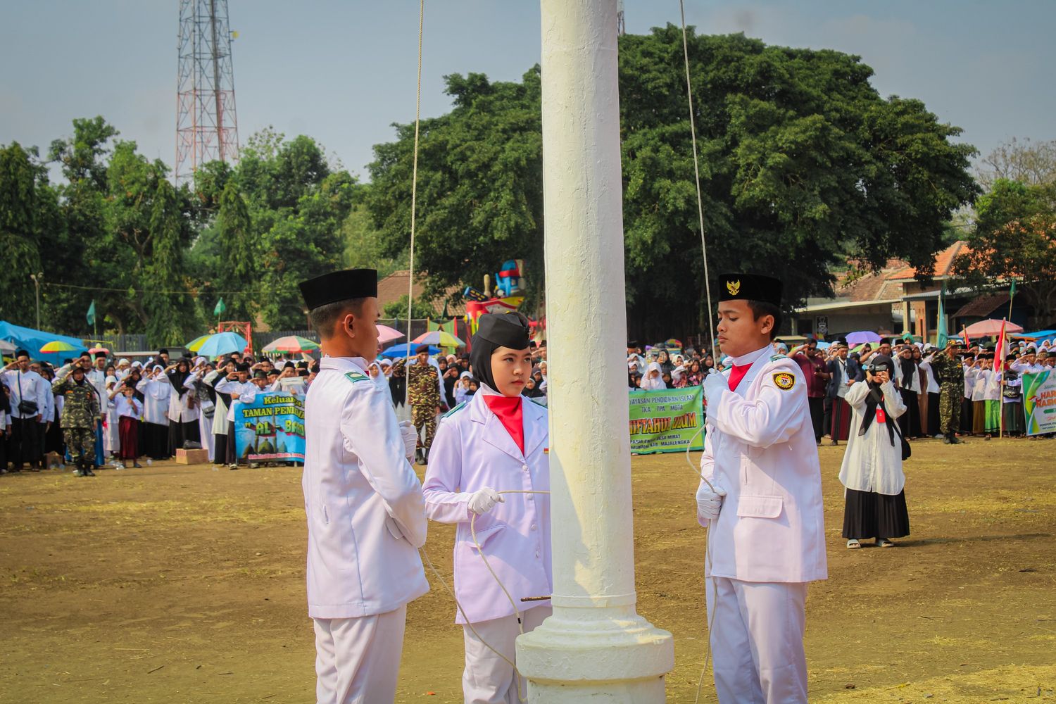 Memperingati Hari Santri 2024: Menyambung Juang Merengkuh Masa Depan, Mengenang Resolusi Jihad