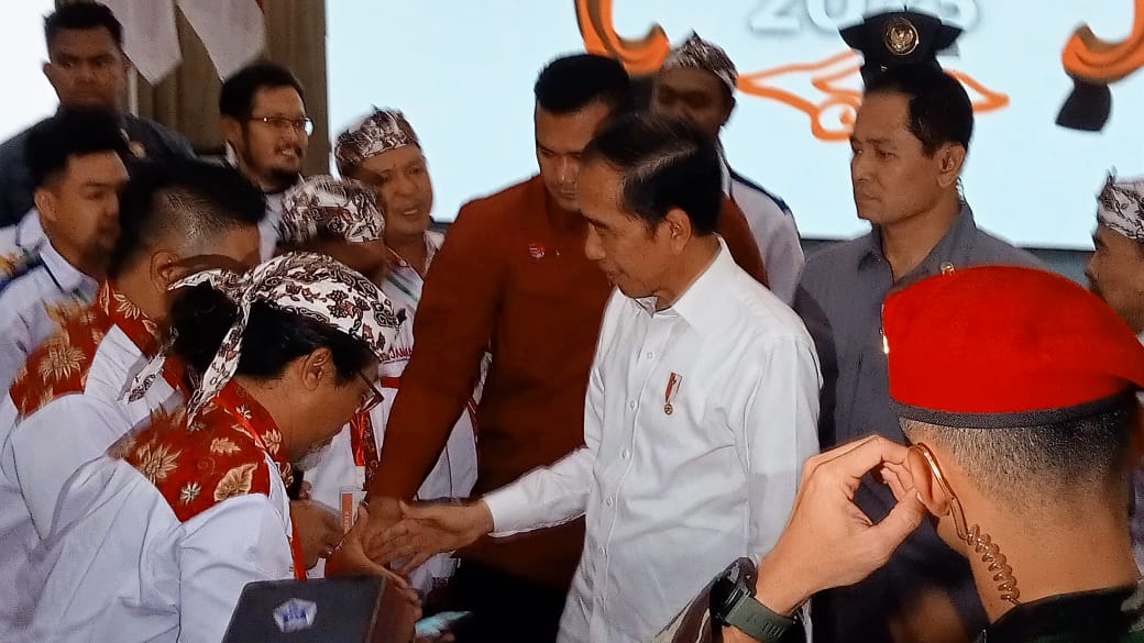 Kunjungan ke Cirebon, Presiden Jokowi Sampaikan 4 Hal yang Disukai dari Jaringan Kemandirian Nasional 