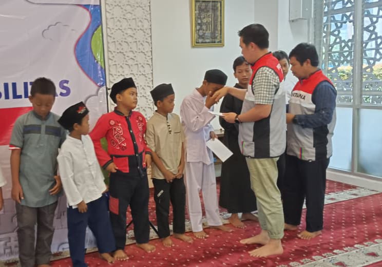 Pertamina Drilling Salurkan Santunan untuk 75 Anak Yatim, Dhuafa, dan Difabel 