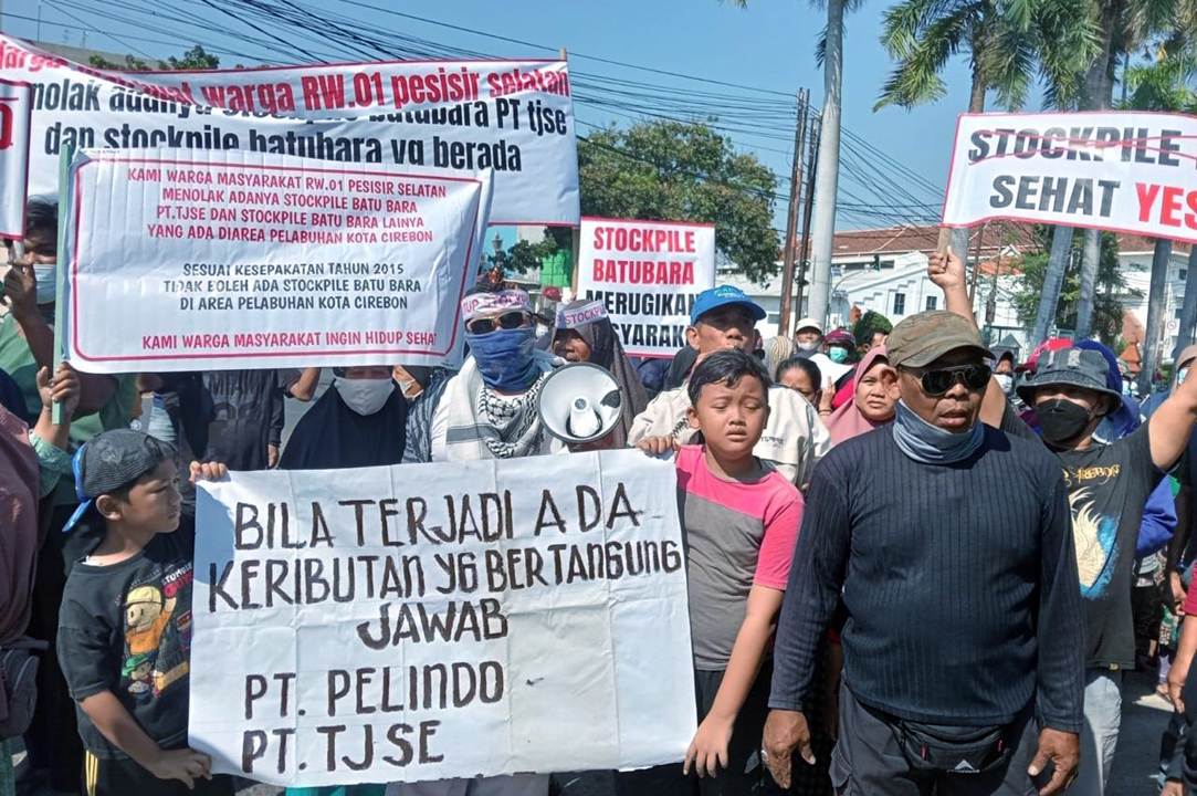 Gara-gara Debu Batubara, Warga Desak Penutupan Stockpile Batubara di Pelabuhan